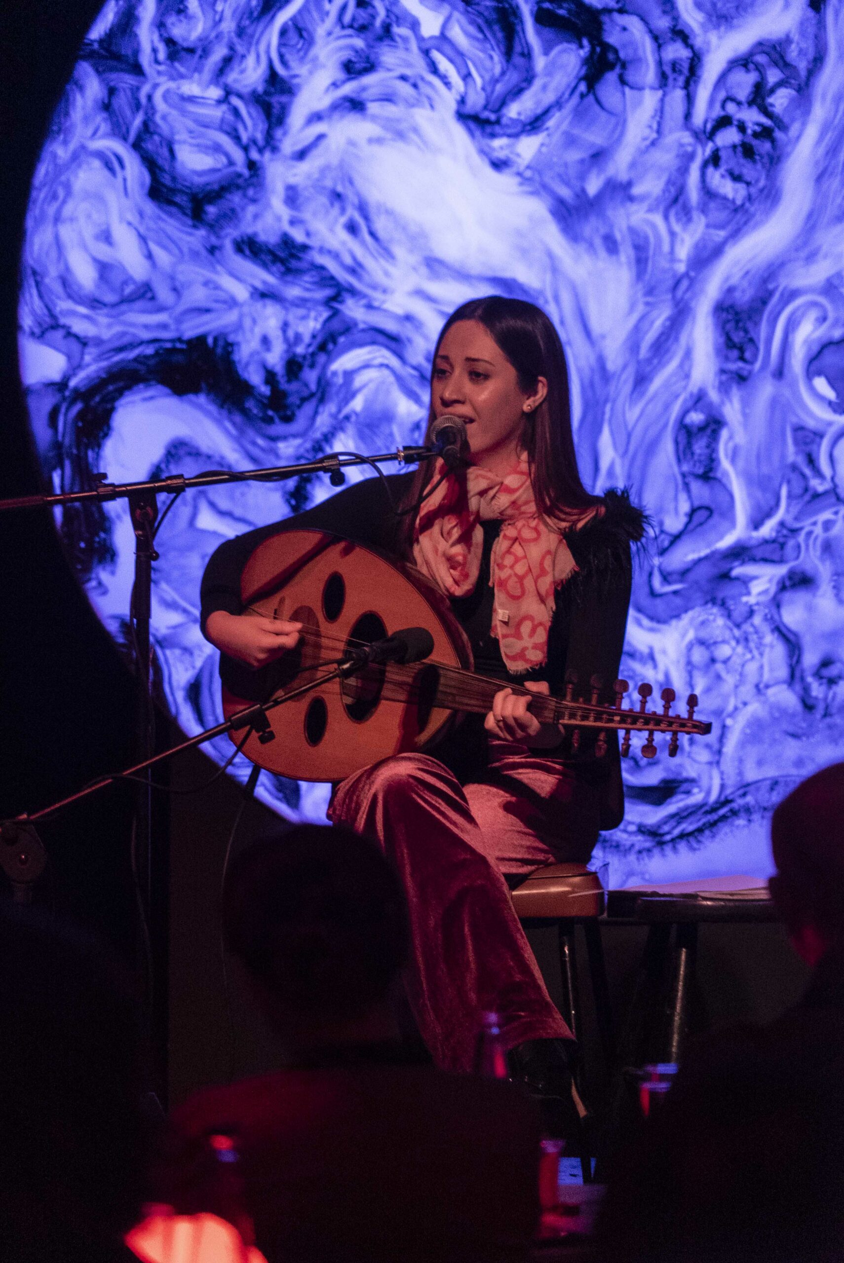 Moon presents Cindy Latty عالقمر مع سيندي لَطّي